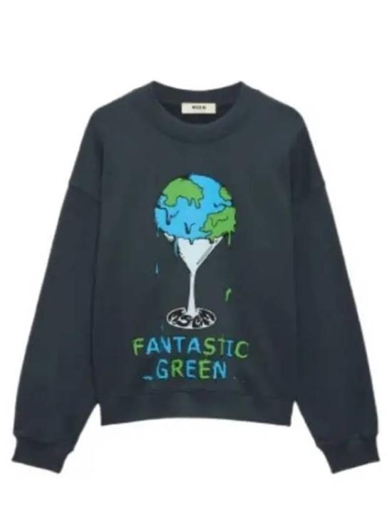 Long-Sleeve T-Shirt With Playful Globe Graphic