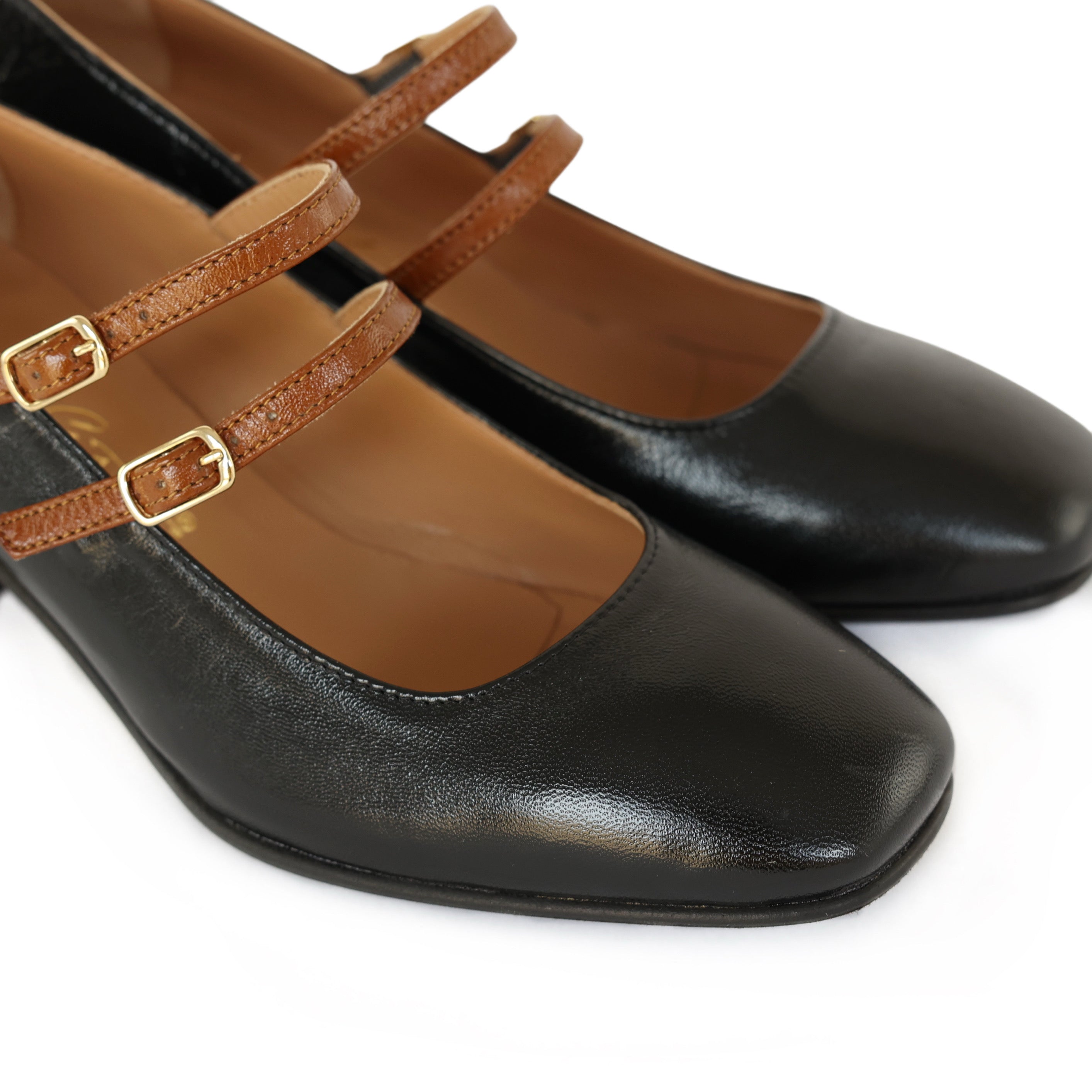 Décolleté Gita Pumps with Double Leather Straps
