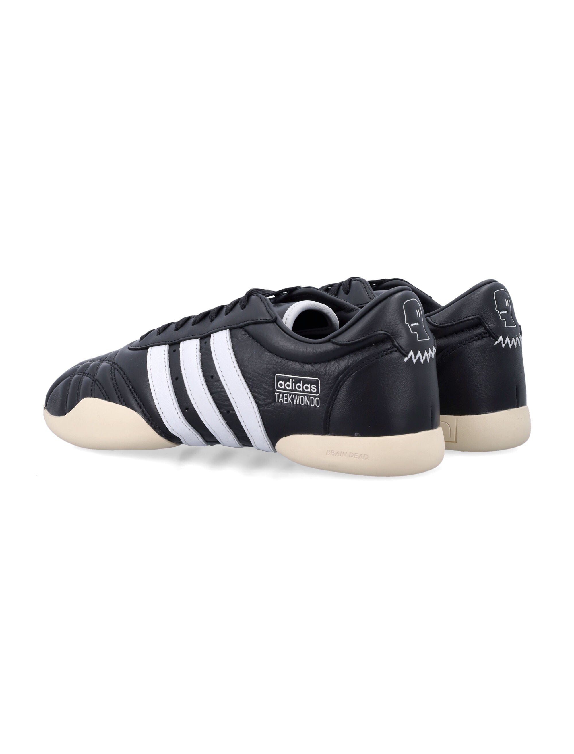 Taekwondo Sneakers With Contrasting Stripes