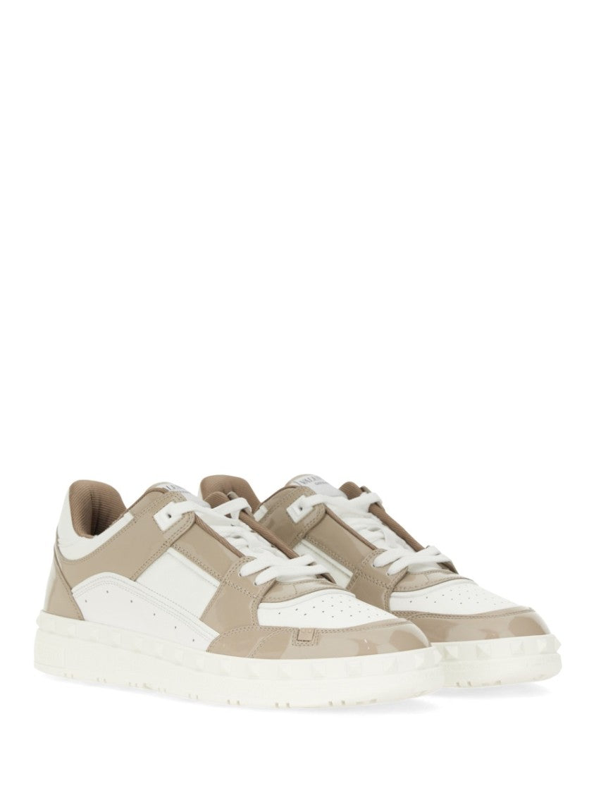 "Freedots" Low Top Sneaker