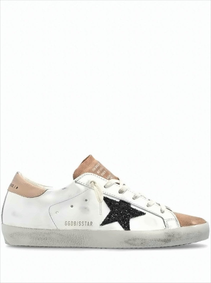 Low-Top White Leather Sneakers With Beige Suede Accents And Distressed Finish