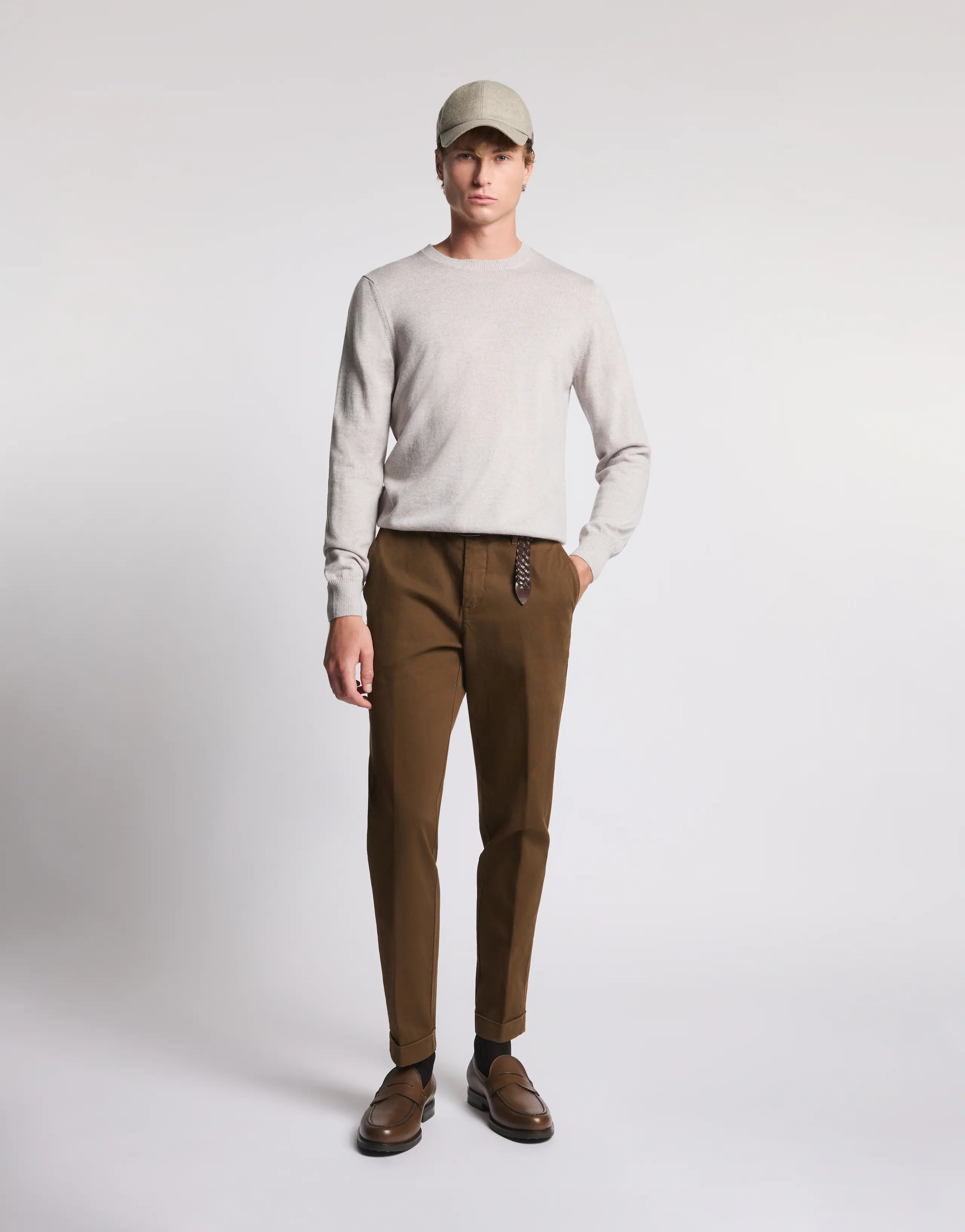 Classic Crew Neck Sweater In Soft Grey Wool