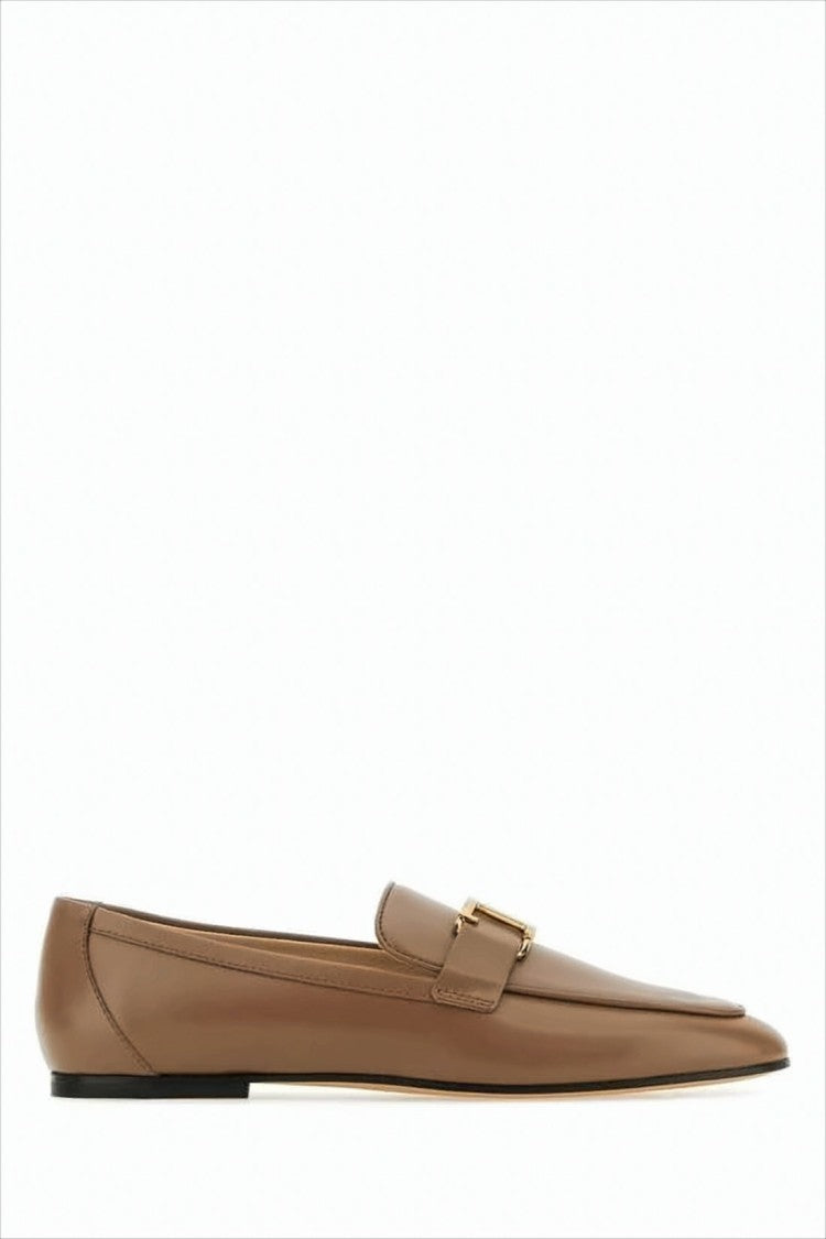 Pointed-Toe Leather Loafer with Gold-Tone Buckle Detail