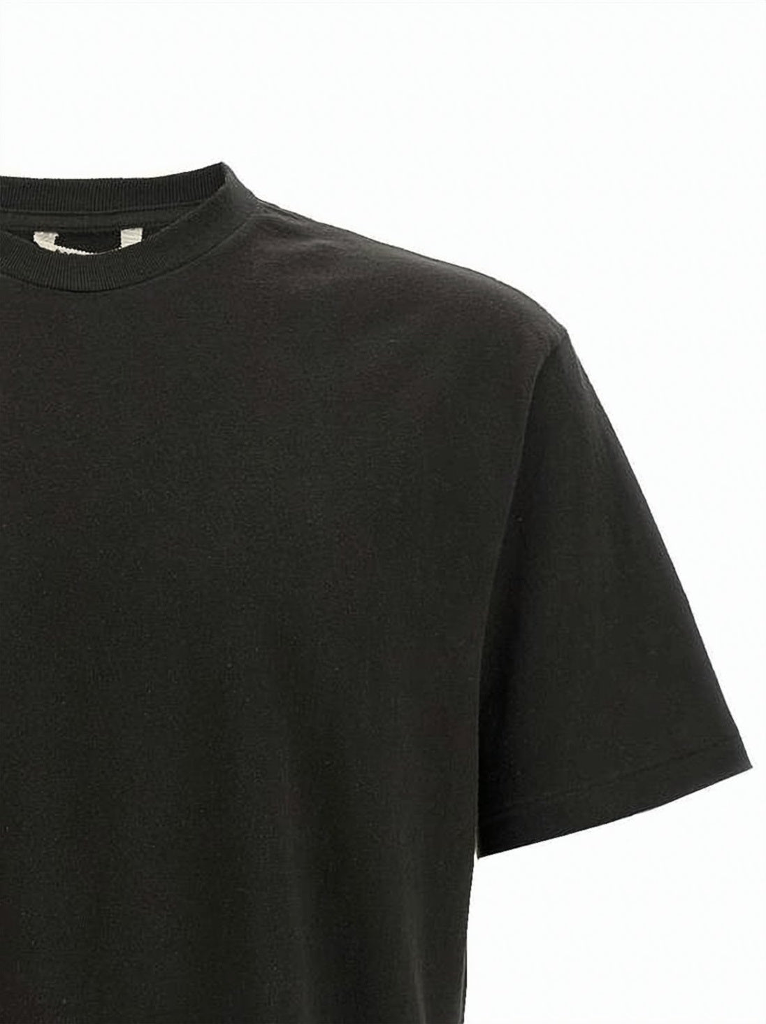 Minimalist Short-Sleeve T-Shirt with Classic Crew Neckline