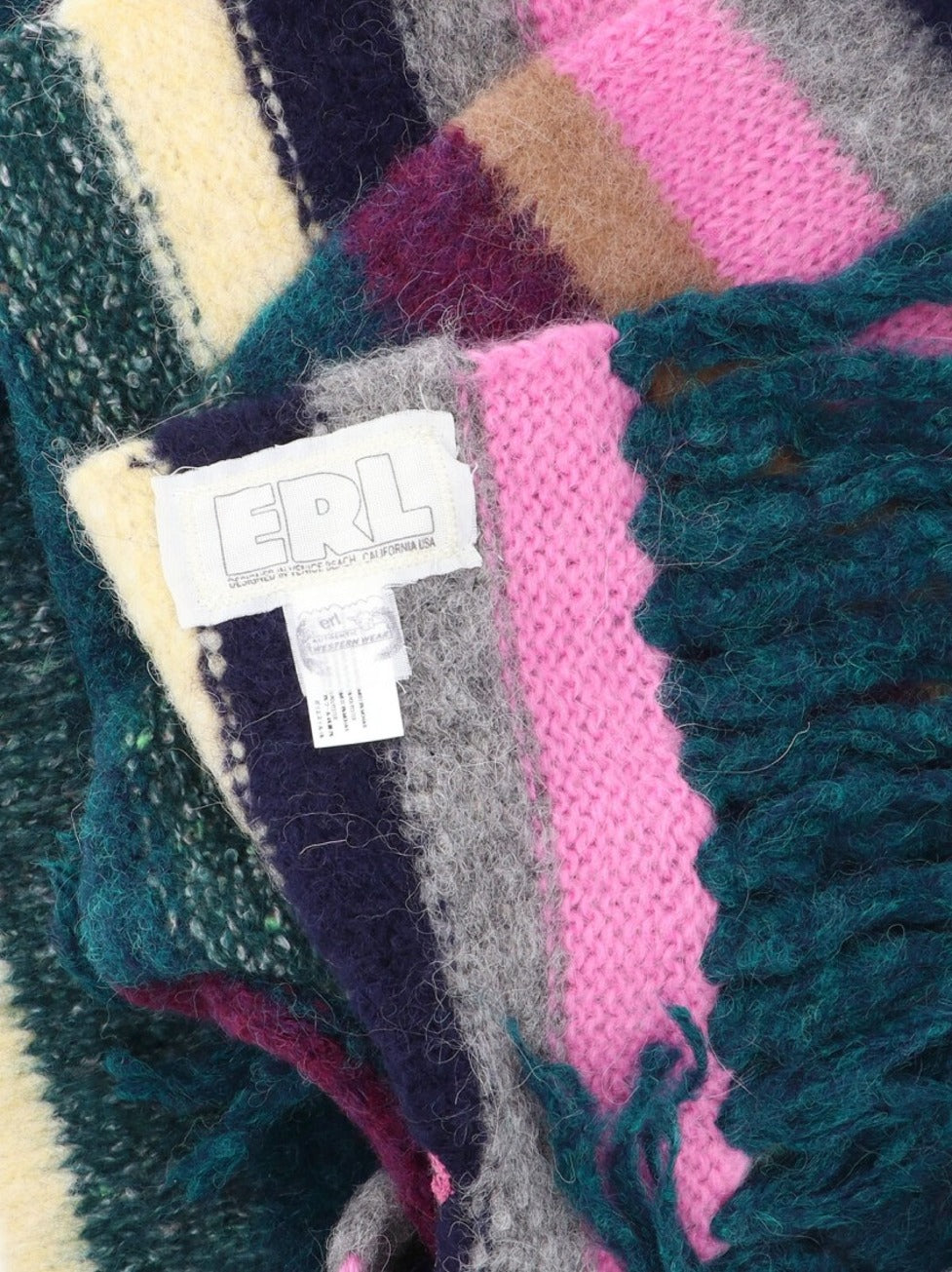 Textured Multicolor Knitted Scarf With Fringed Ends