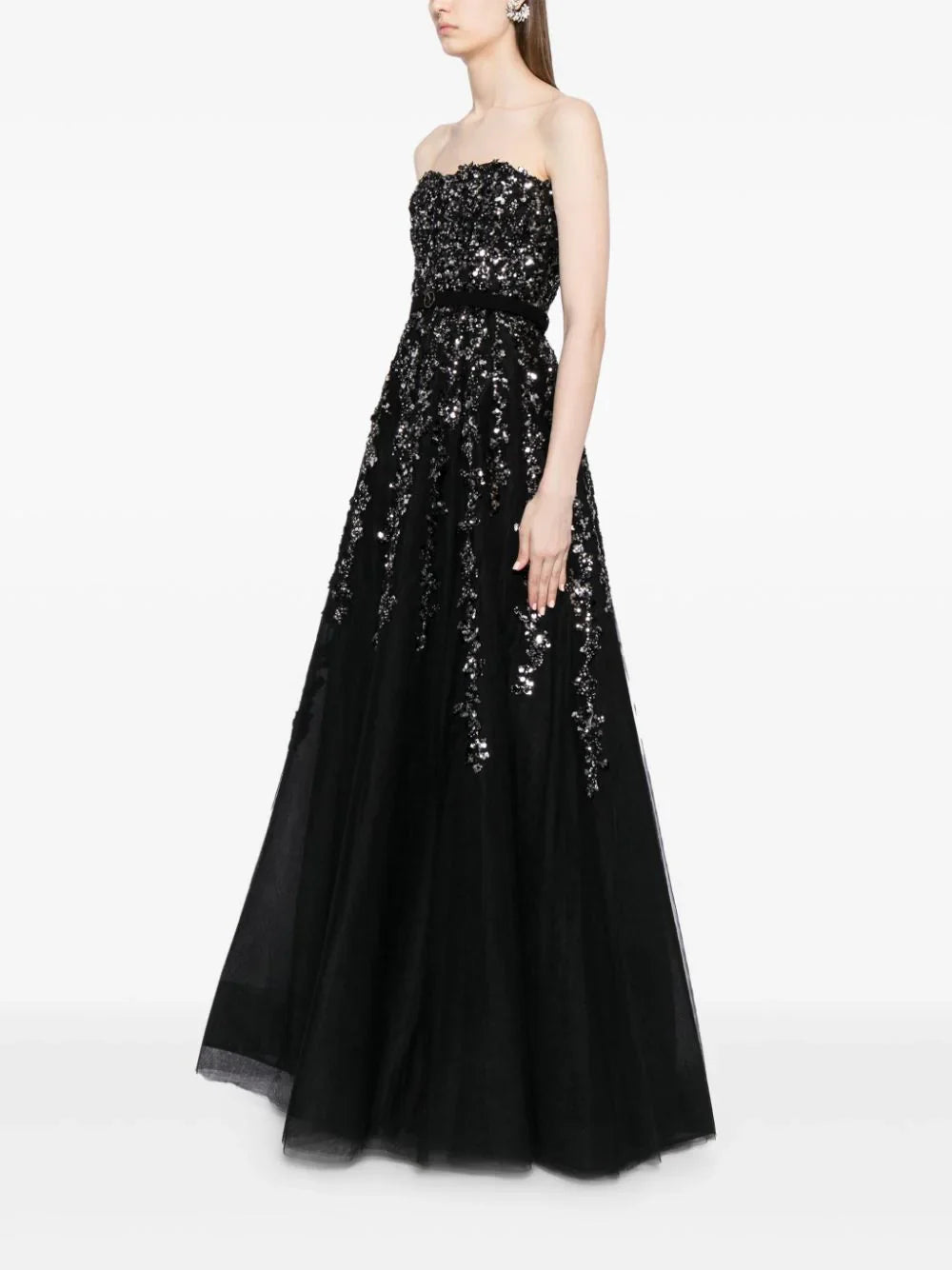 Tulle Stapless Dress With A Dotted Beading