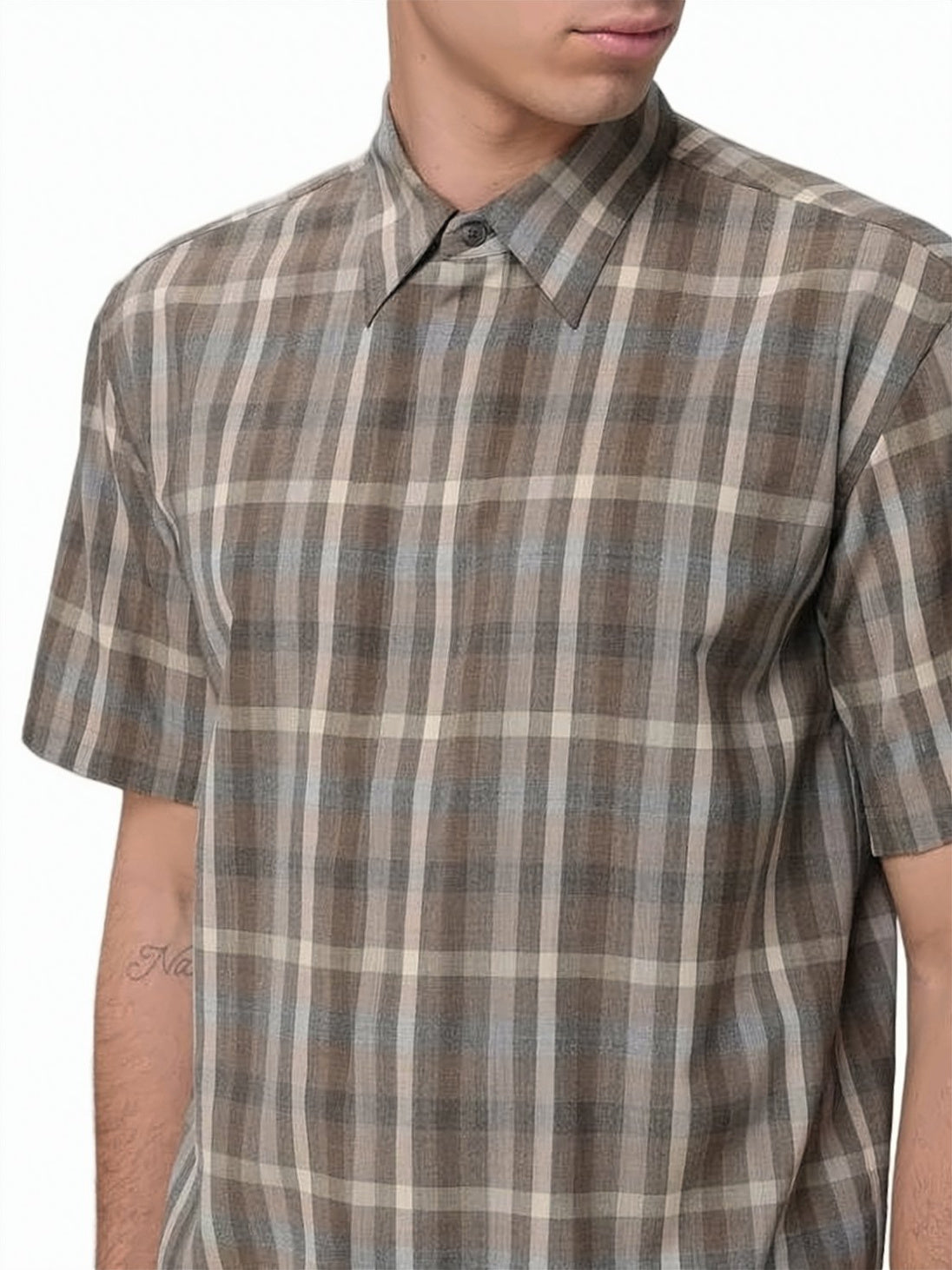 Boxy Fit Short-Sleeve Plaid Shirt with Classic Collar