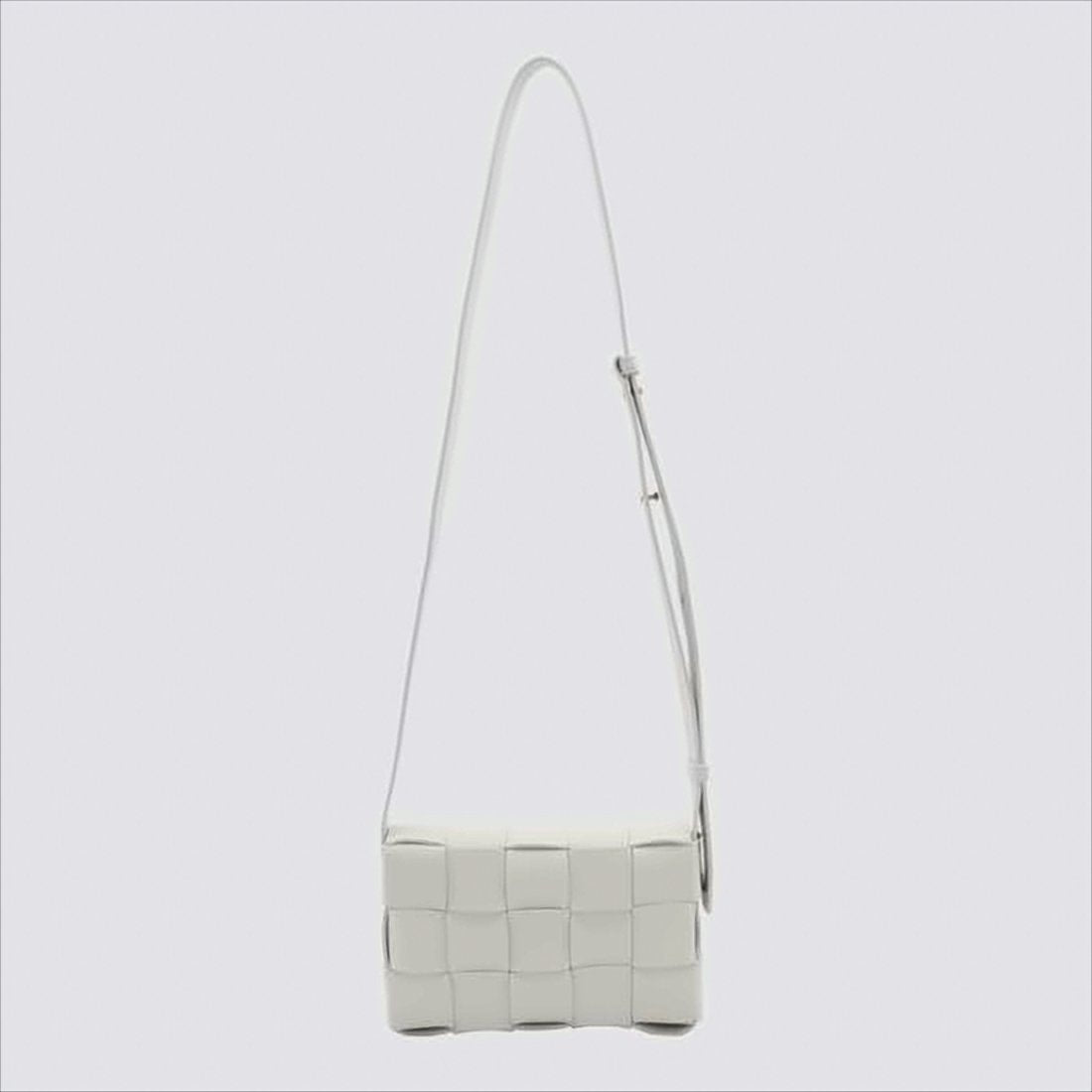 Woven White Crossbody Bag with Structured Silhouette