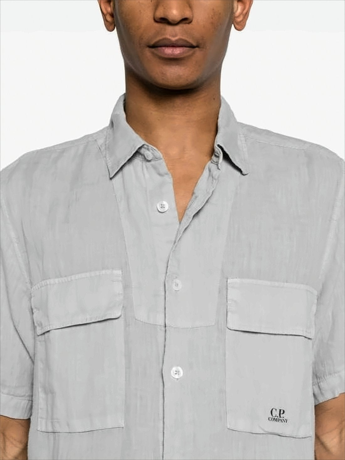 Short-Sleeved Linen Shirt with Button-Down Closure