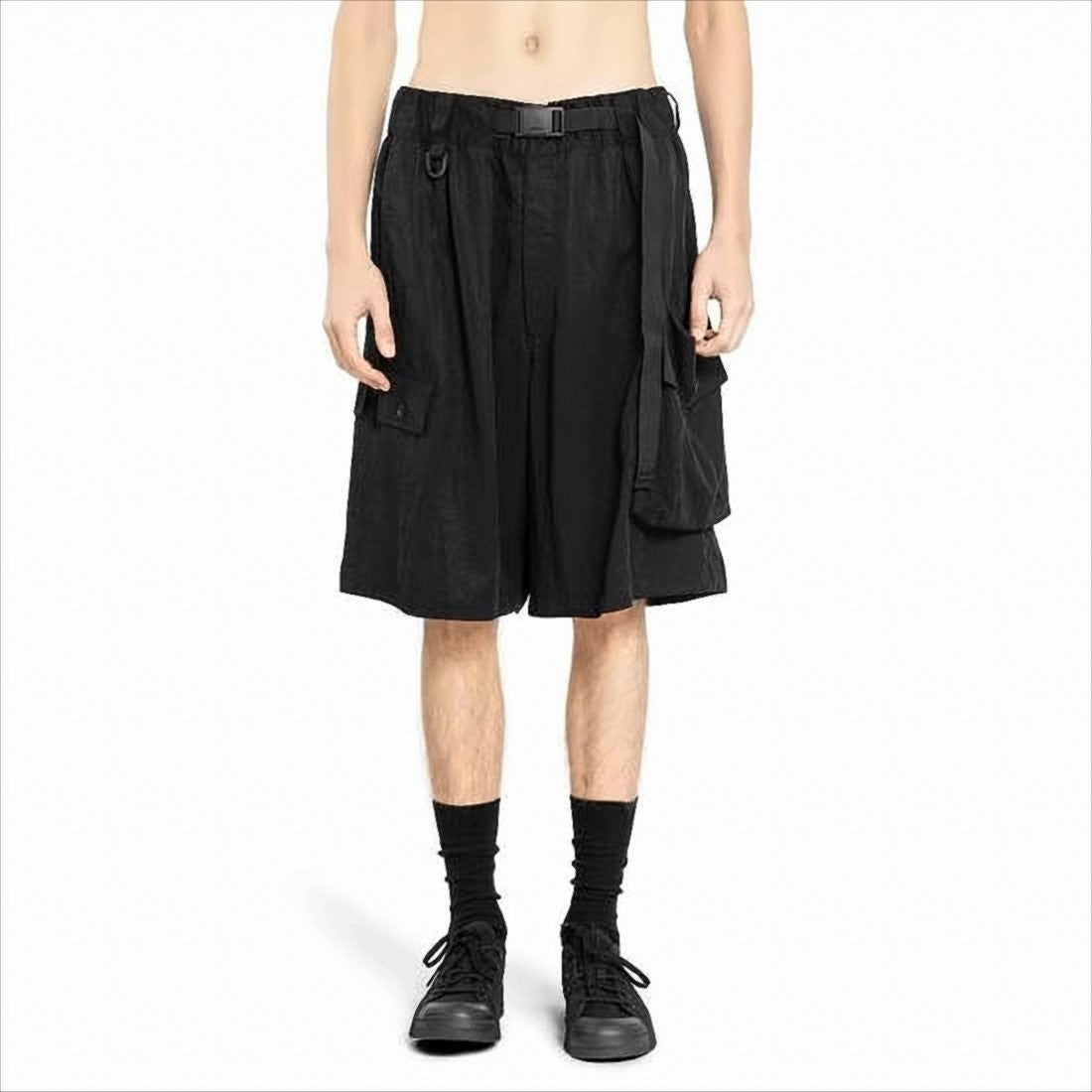 Loose-Fit Black Shorts with Utility Pockets
