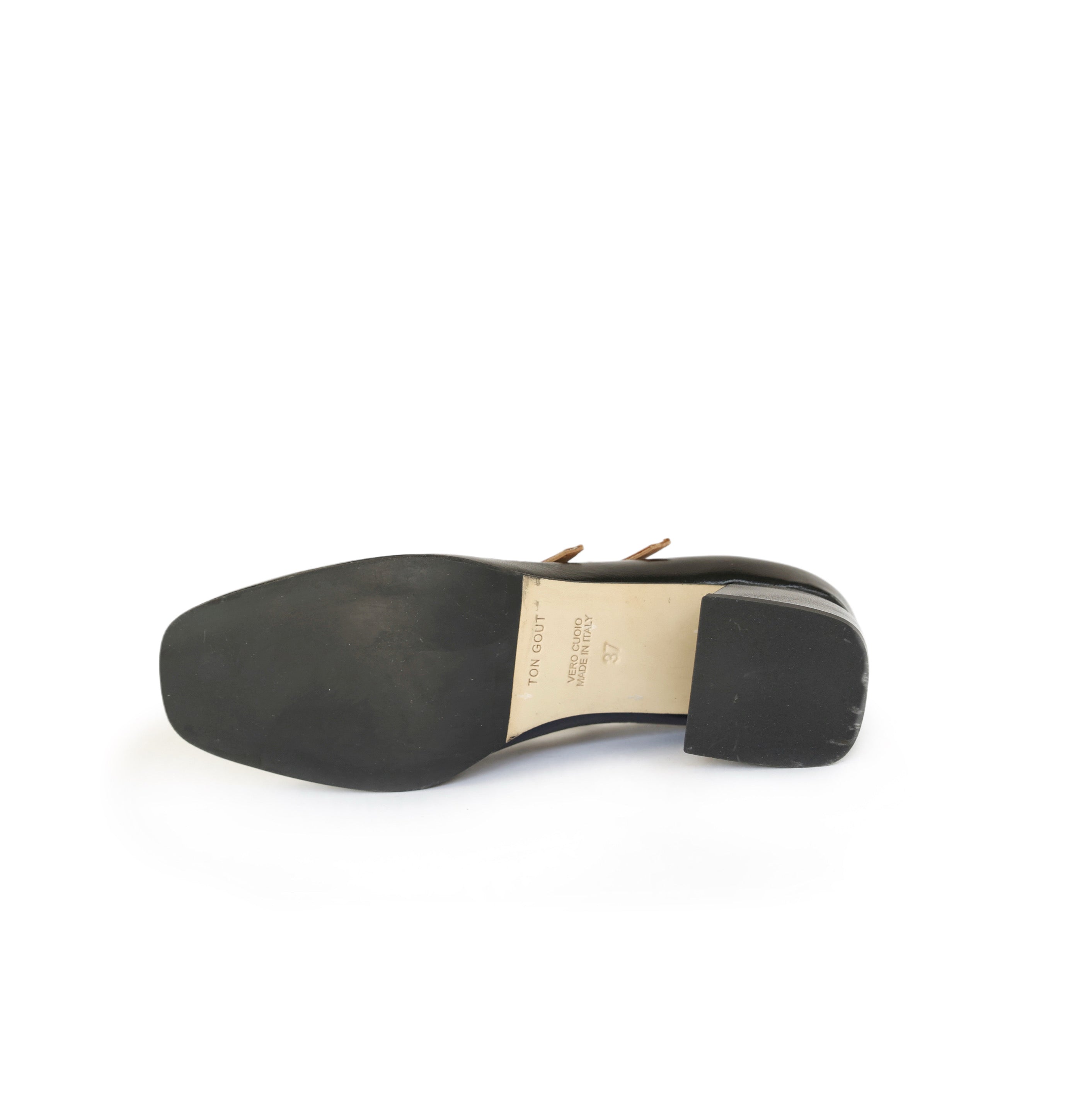 Décolleté Gita Pumps with Double Leather Straps