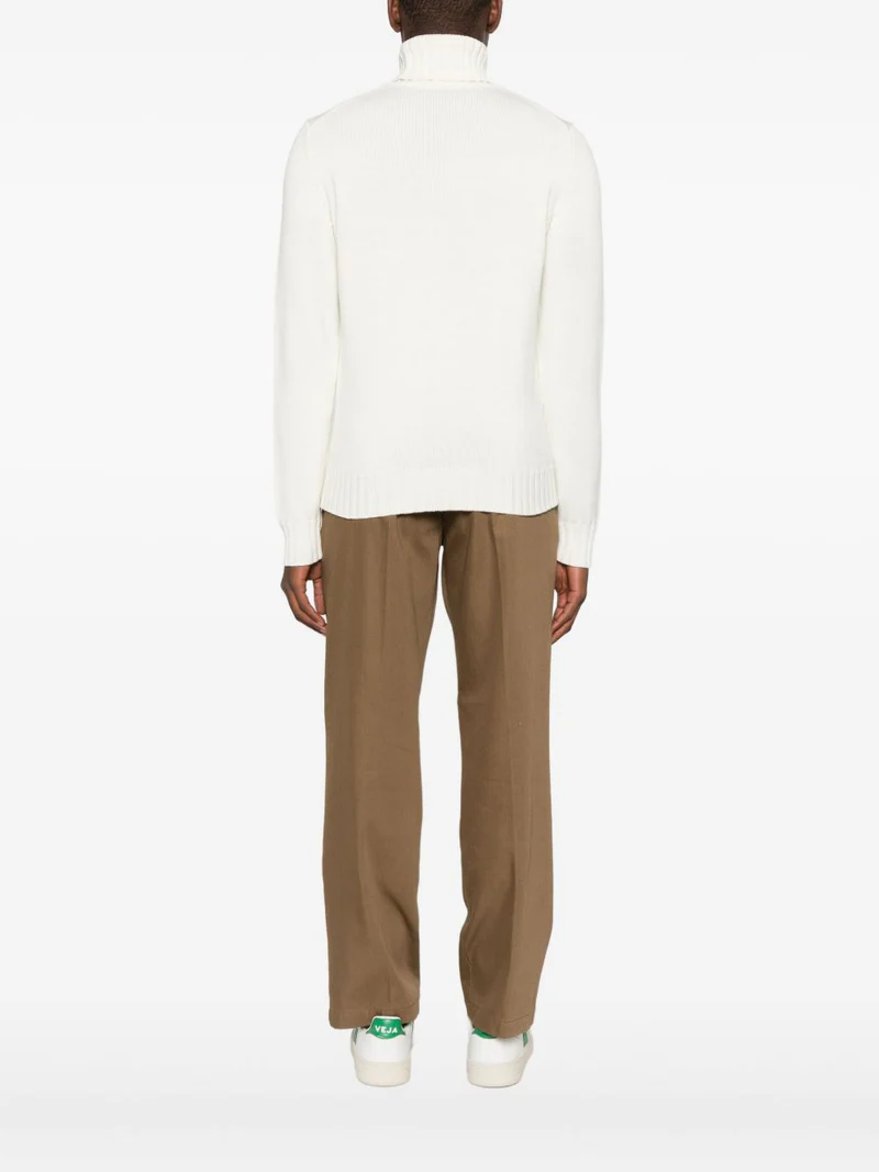 Refined Turtleneck Sweater In Creamy Off-White Merino Wool