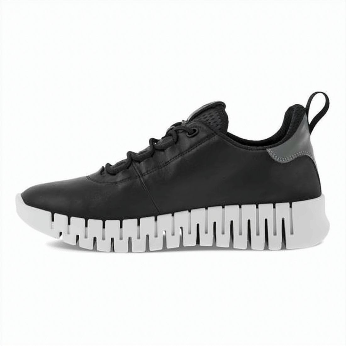 Sleek Minimalist Sneakers with Distinctive Segmented Sole