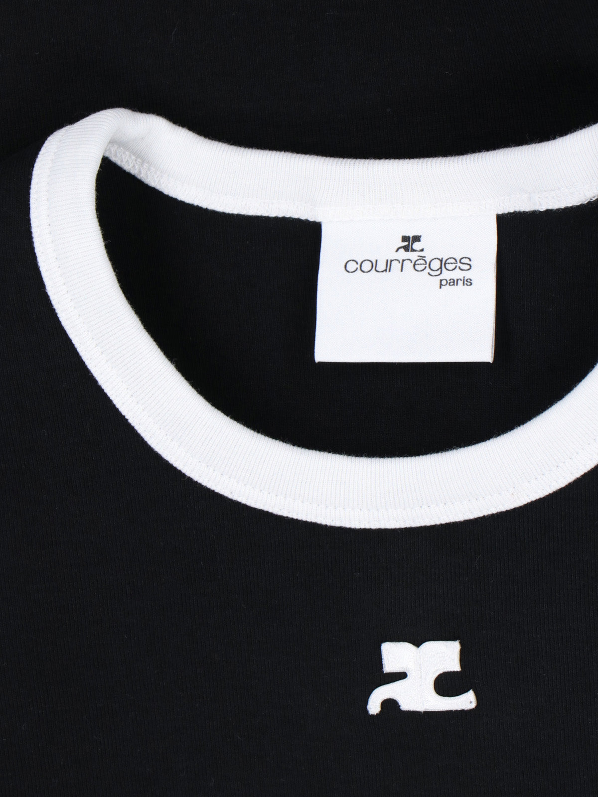 T-shirt z logo, czarna bawełna, okrągły dekolt, krótkie rękawy