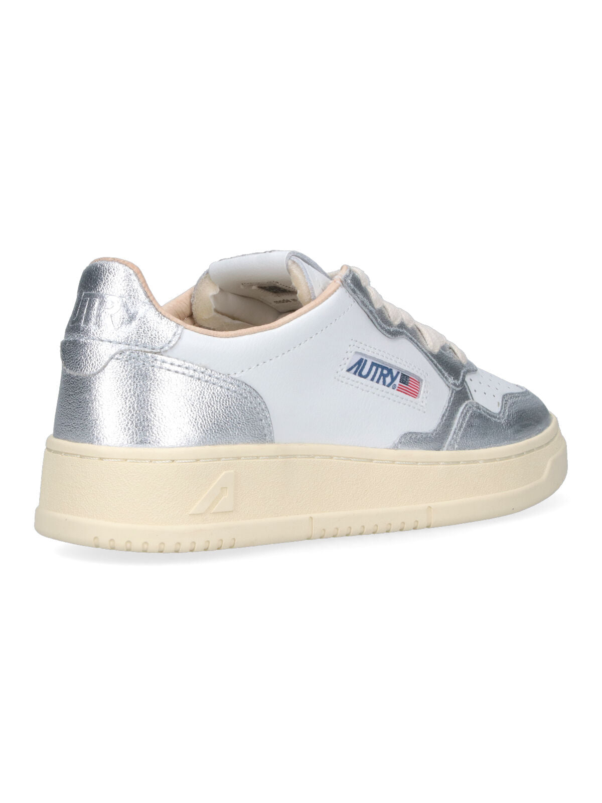 Low-Top White Sneakers with Minimalist Design