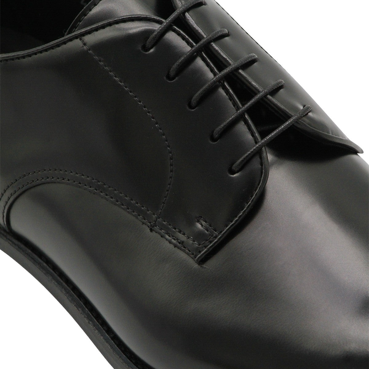 Polished Black Leather Lace-Up Flat Shoes