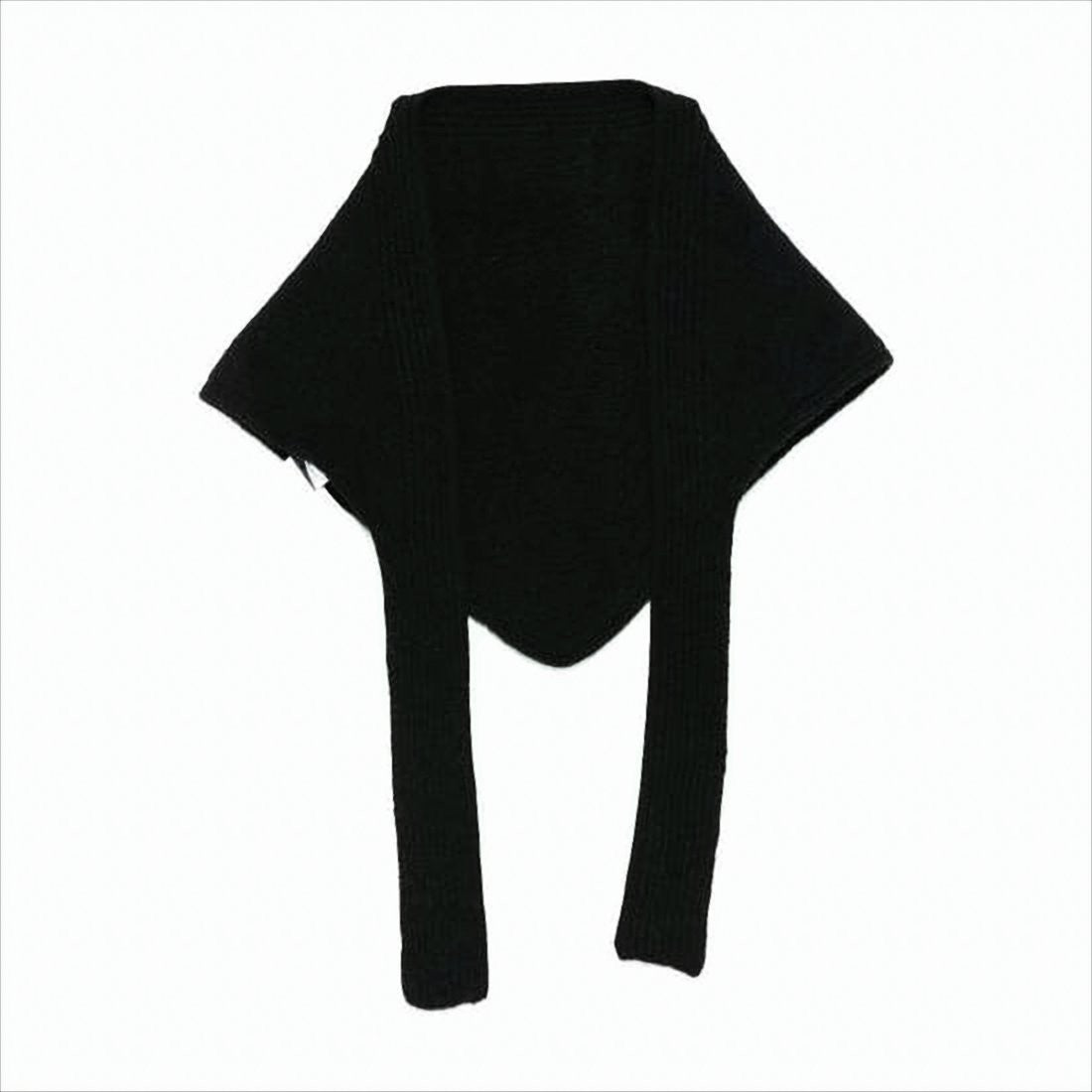 Triangular Black Ribbed Knitted Scarf