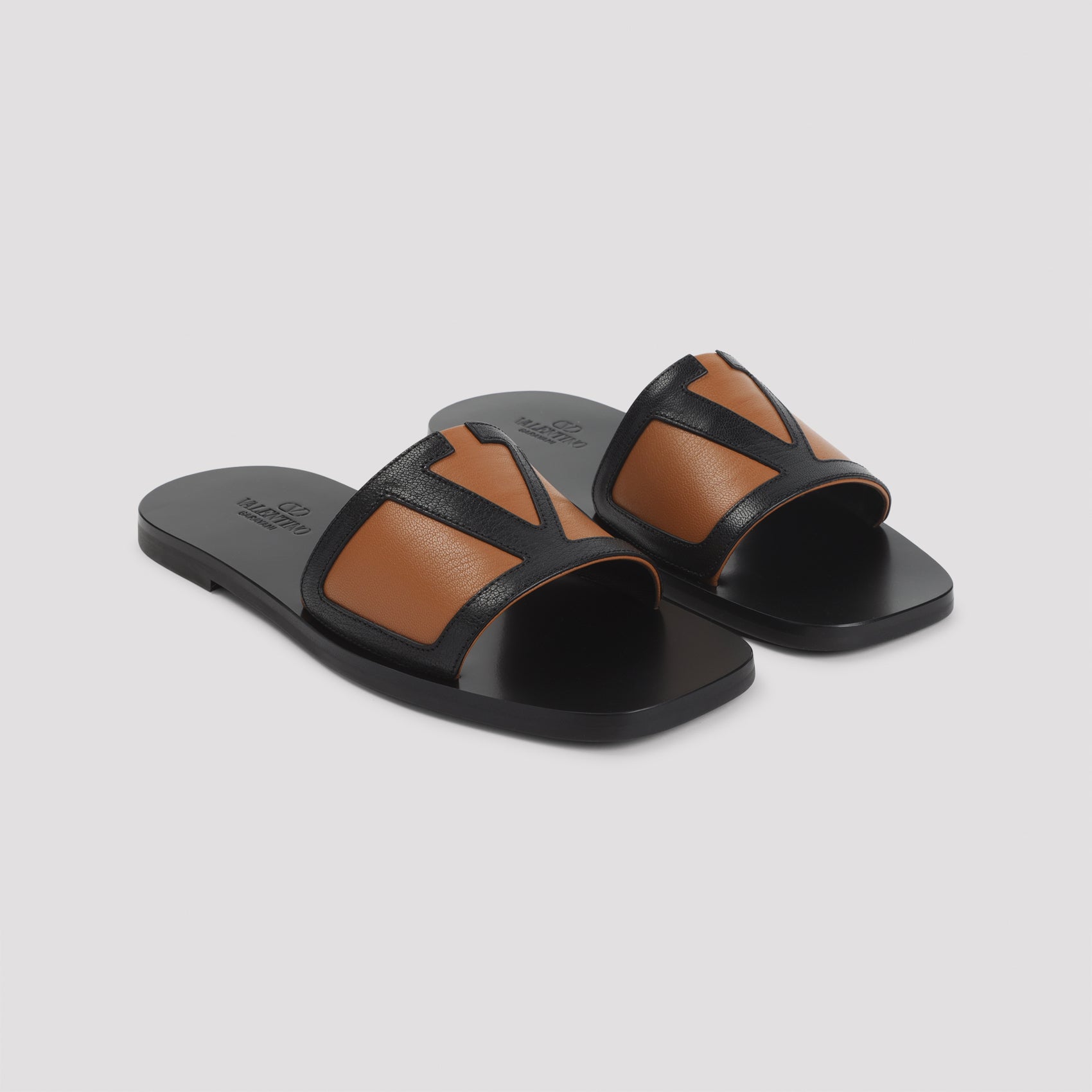 Leather Sandals with and Open-Toe Style