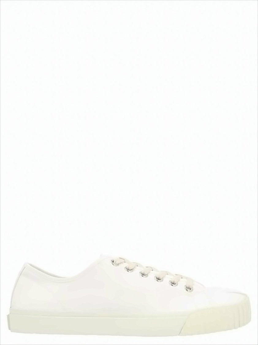 Low-Top Split-Toe Sneakers With Rounded Rubber Sole