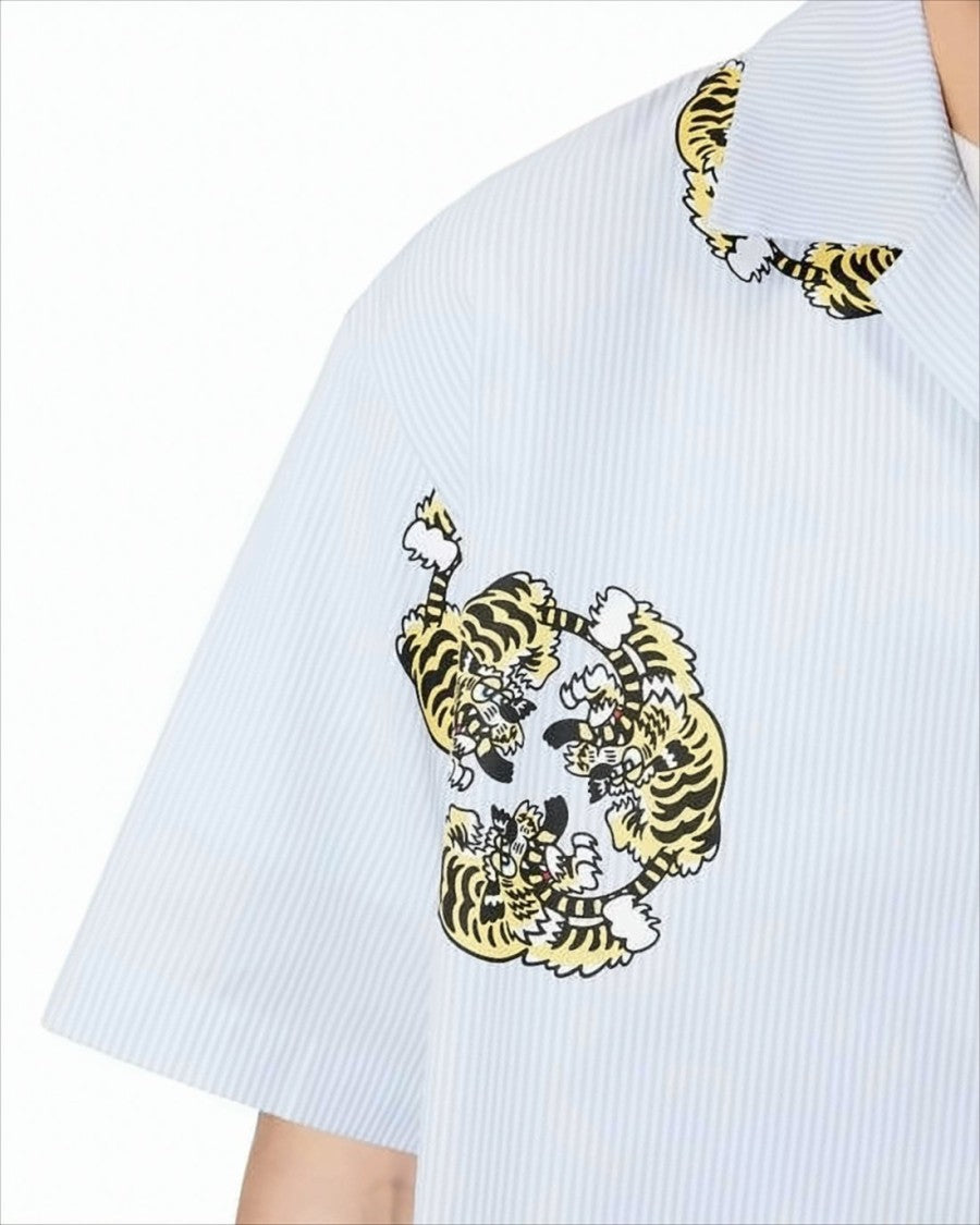 Short-Sleeved Light Blue Shirt with Tiger Motifs