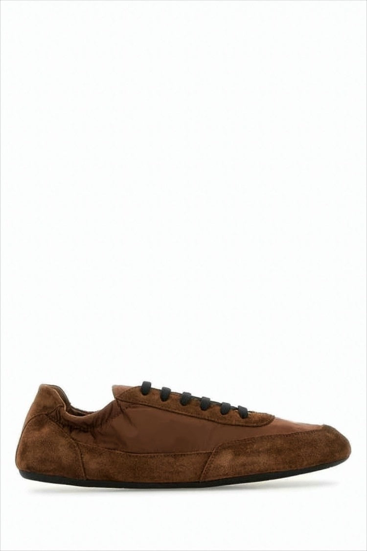 Low-Profile Brown Sneakers with Recycled Materials