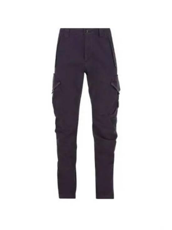 Slim-Fit Cargo Pants With Tapered Leg And Flap Pockets