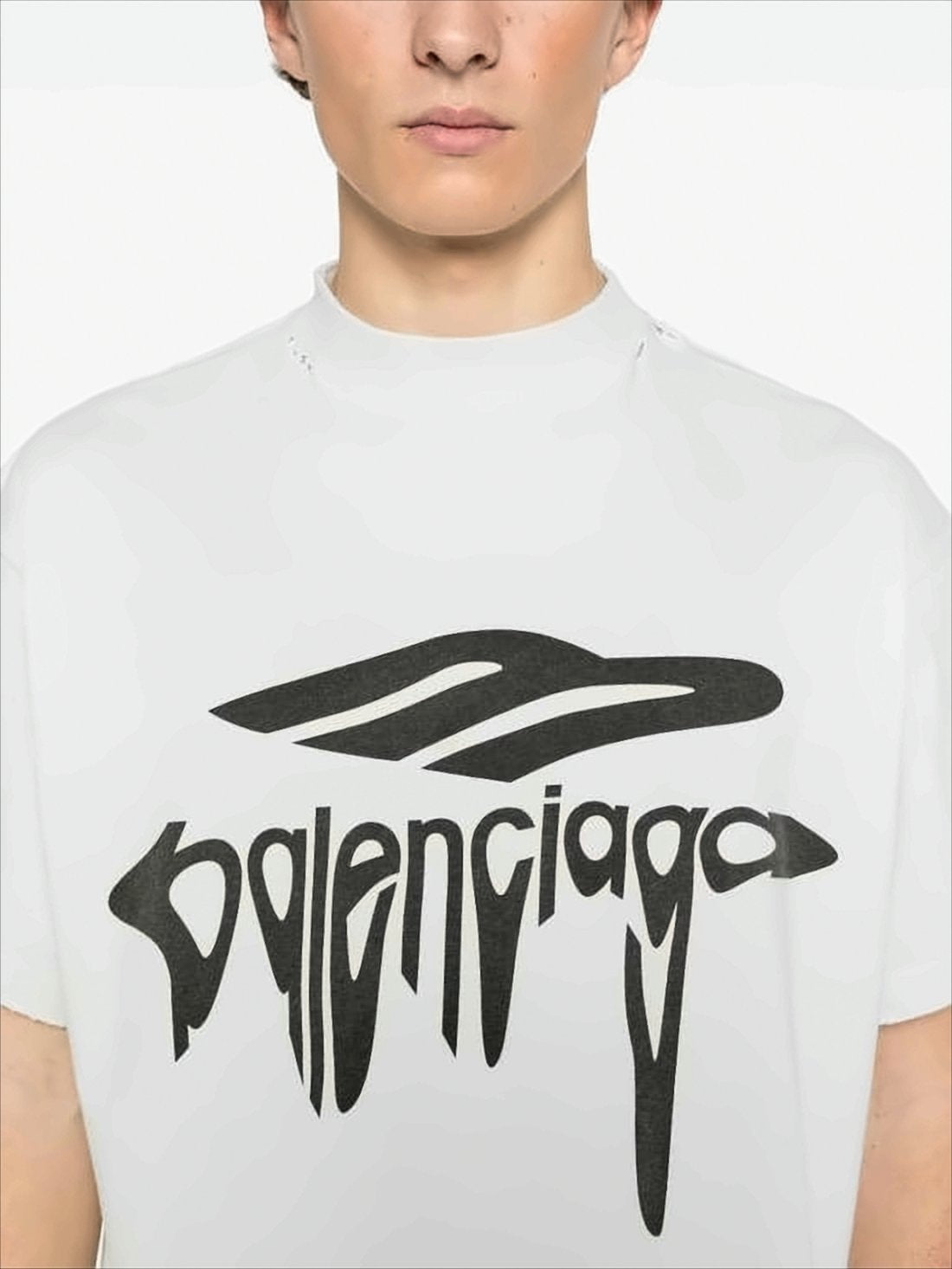 Loose-Fitting Short-Sleeve T-Shirt with Abstract Graphic