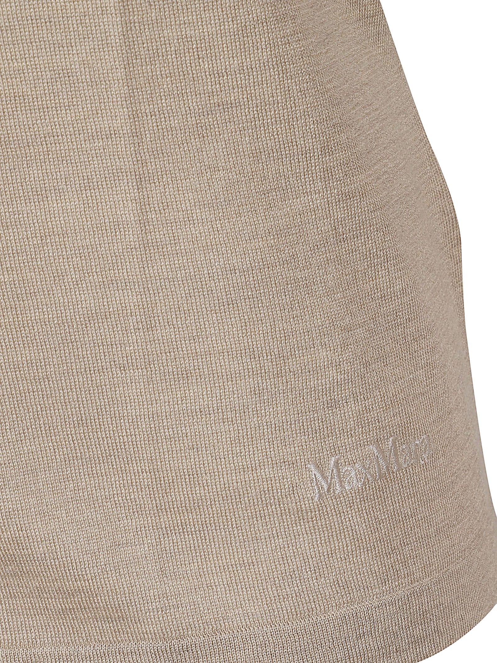 Lightweight Button-Front Sweater with Soft Collar and Ribbed Accents