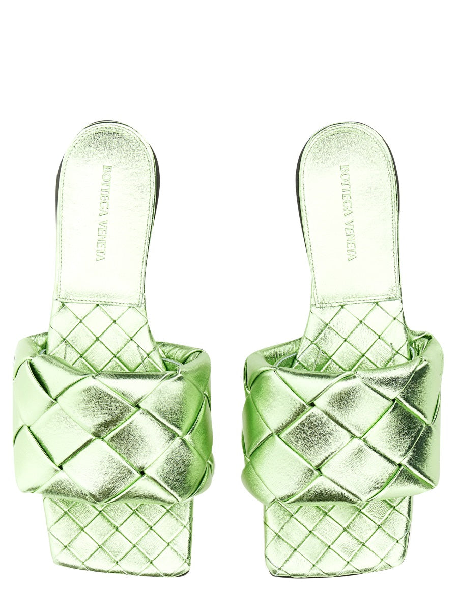 Intricate Woven Leather Flat Sandal with Minimalist Appeal