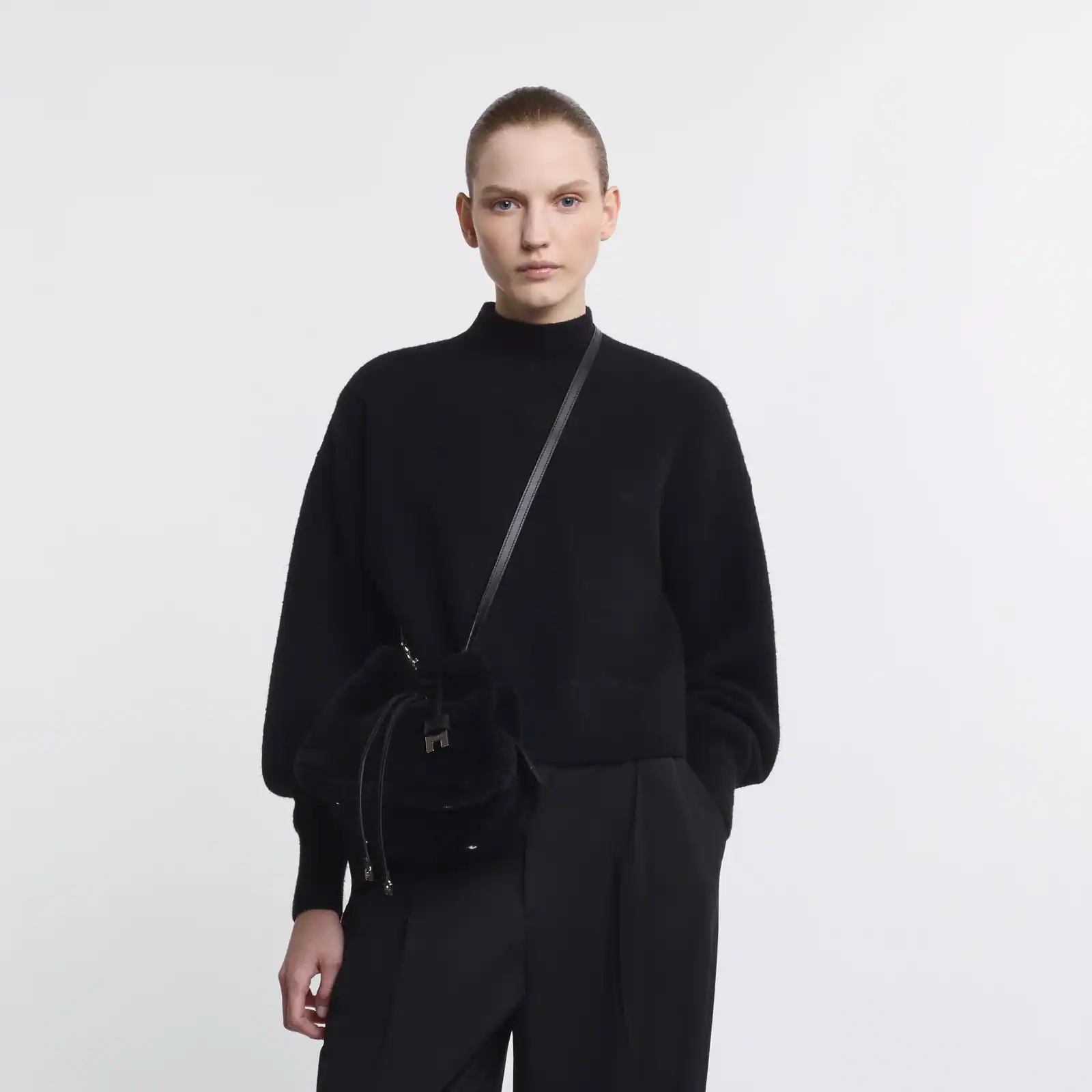 H01R Torebka na ramię Hocket Mini Shearling