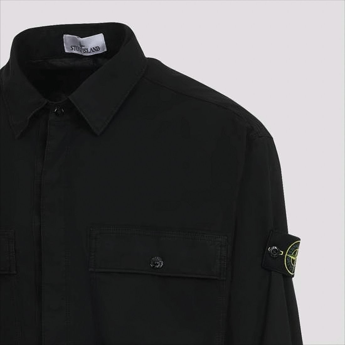Long-Sleeve Black Shirt with Classic Collar and Style