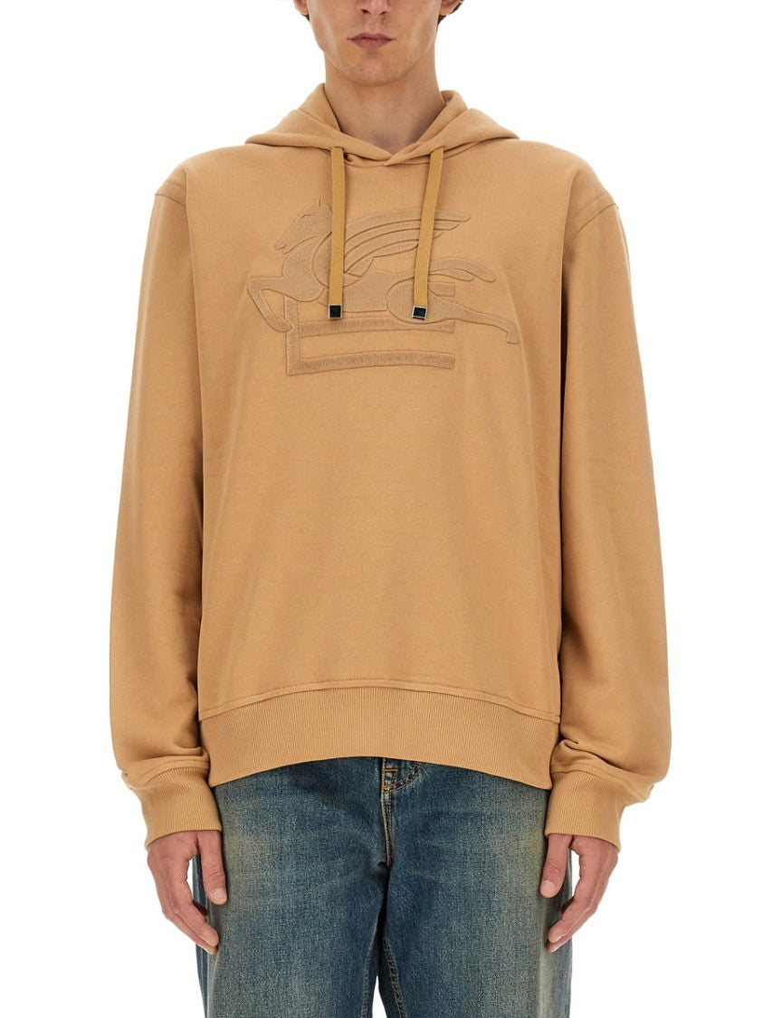 Sweatshirt With Prominent Pegasus Embroidery