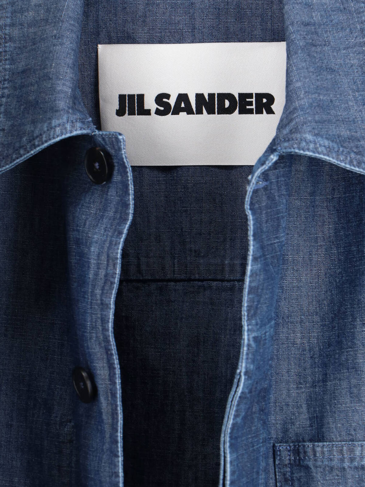 Structured Minimalist Jacket with Classic Collar