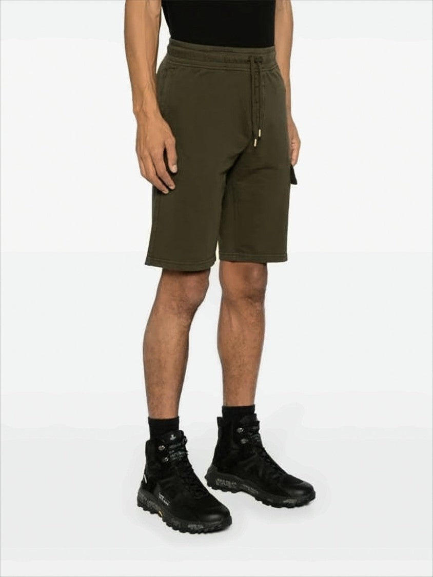 Relaxed Fit Cargo Shorts With Distinctive Lens Detail