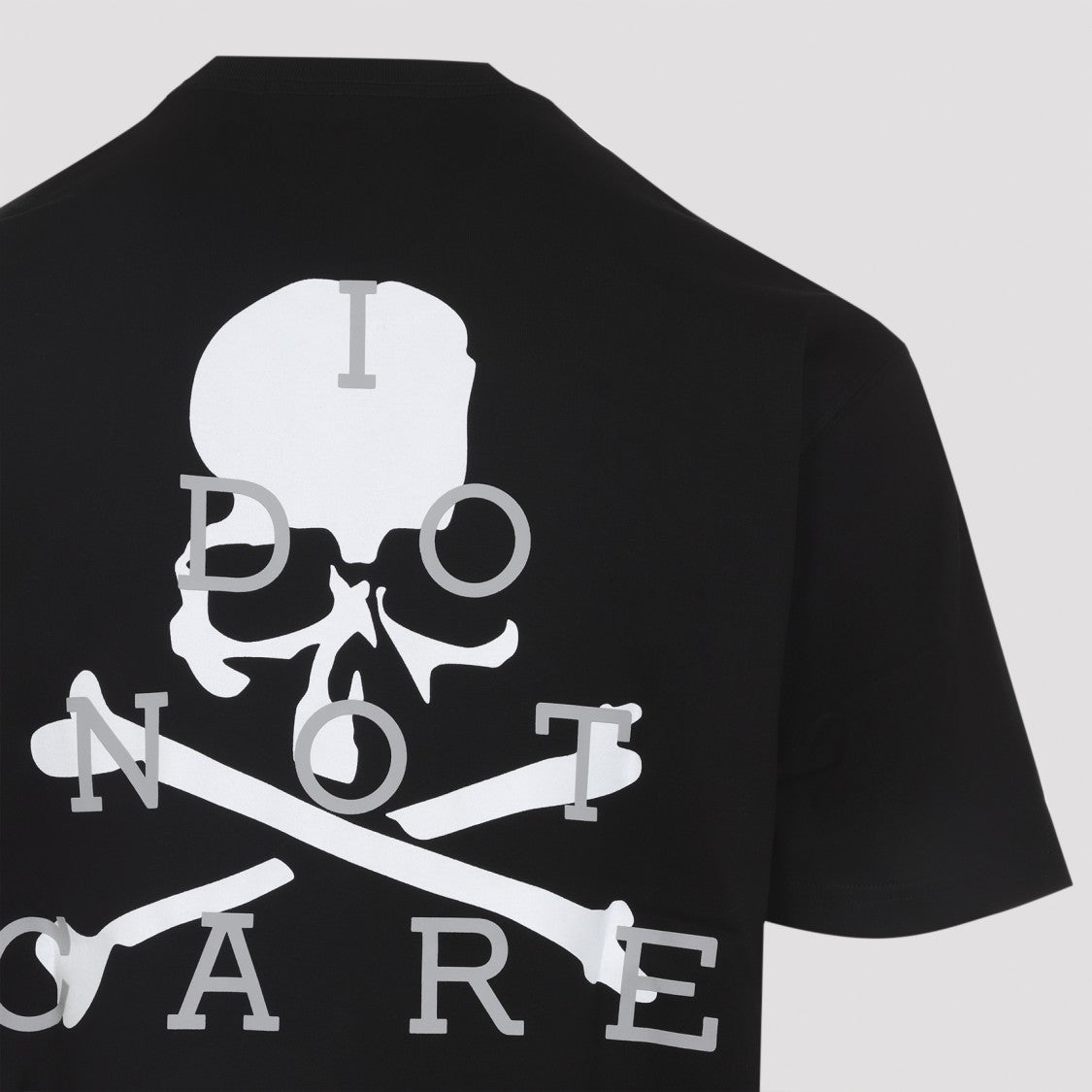 Graphic Black T-Shirt With Iconic Skull Design