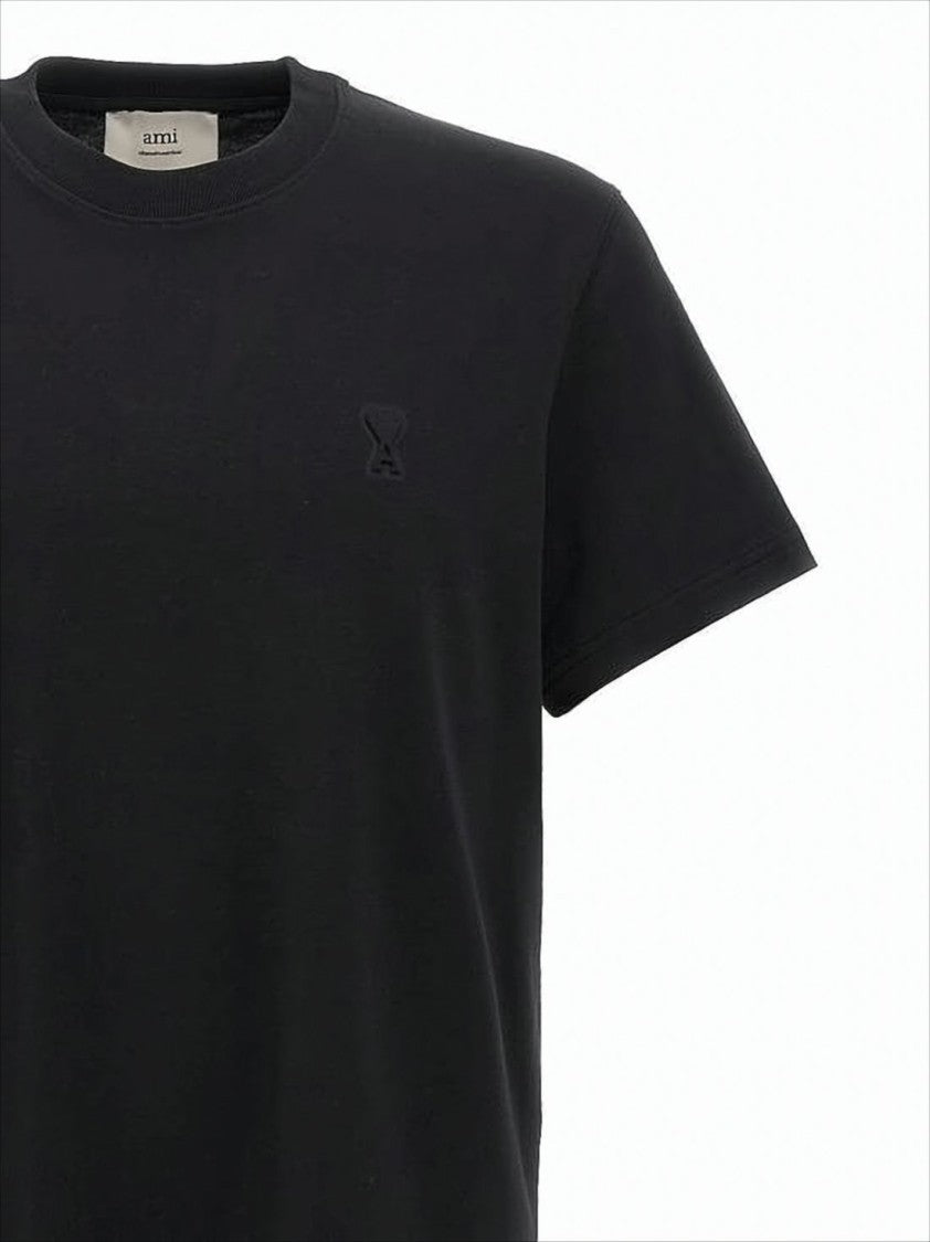Solid Black Short-Sleeved T-Shirt with Classic Crew Neckline