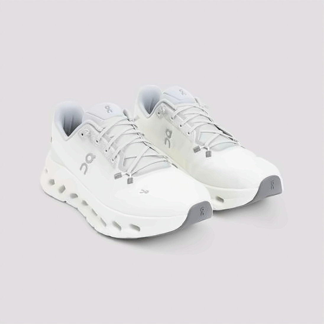 Contemporary White Sneakers with Breathable Upper