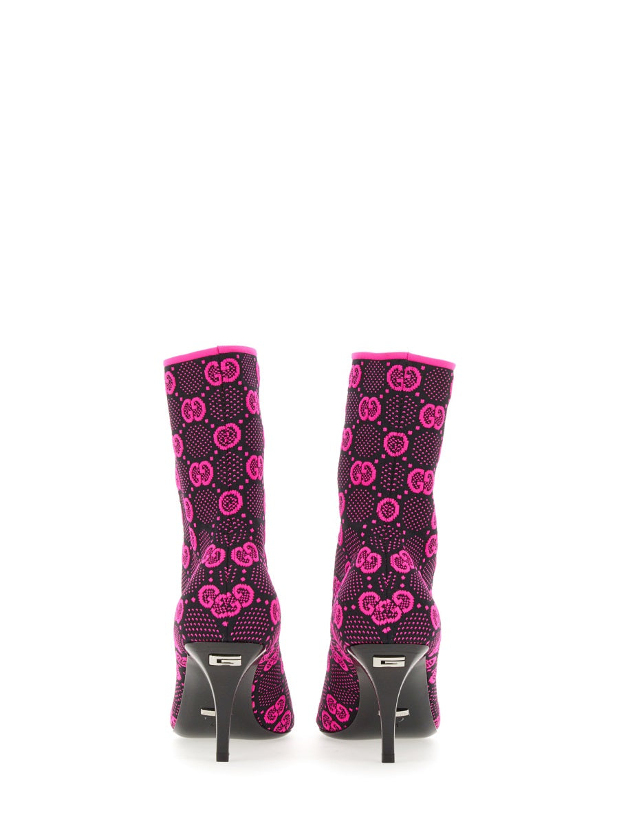 Knitted Medium Heel Boots with Contemporary Design