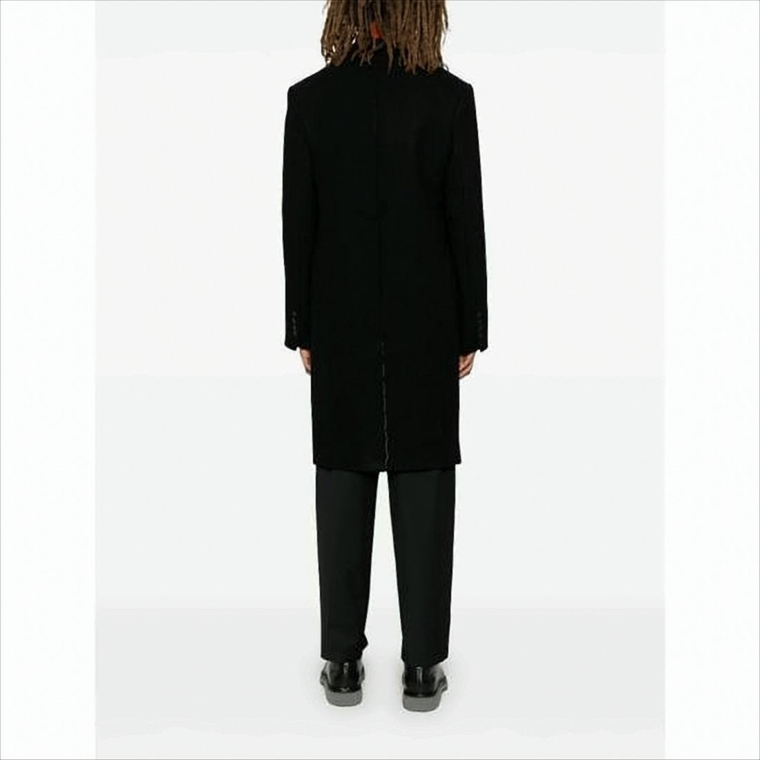 Classic Tailored Wool Coat With Minimalist Design