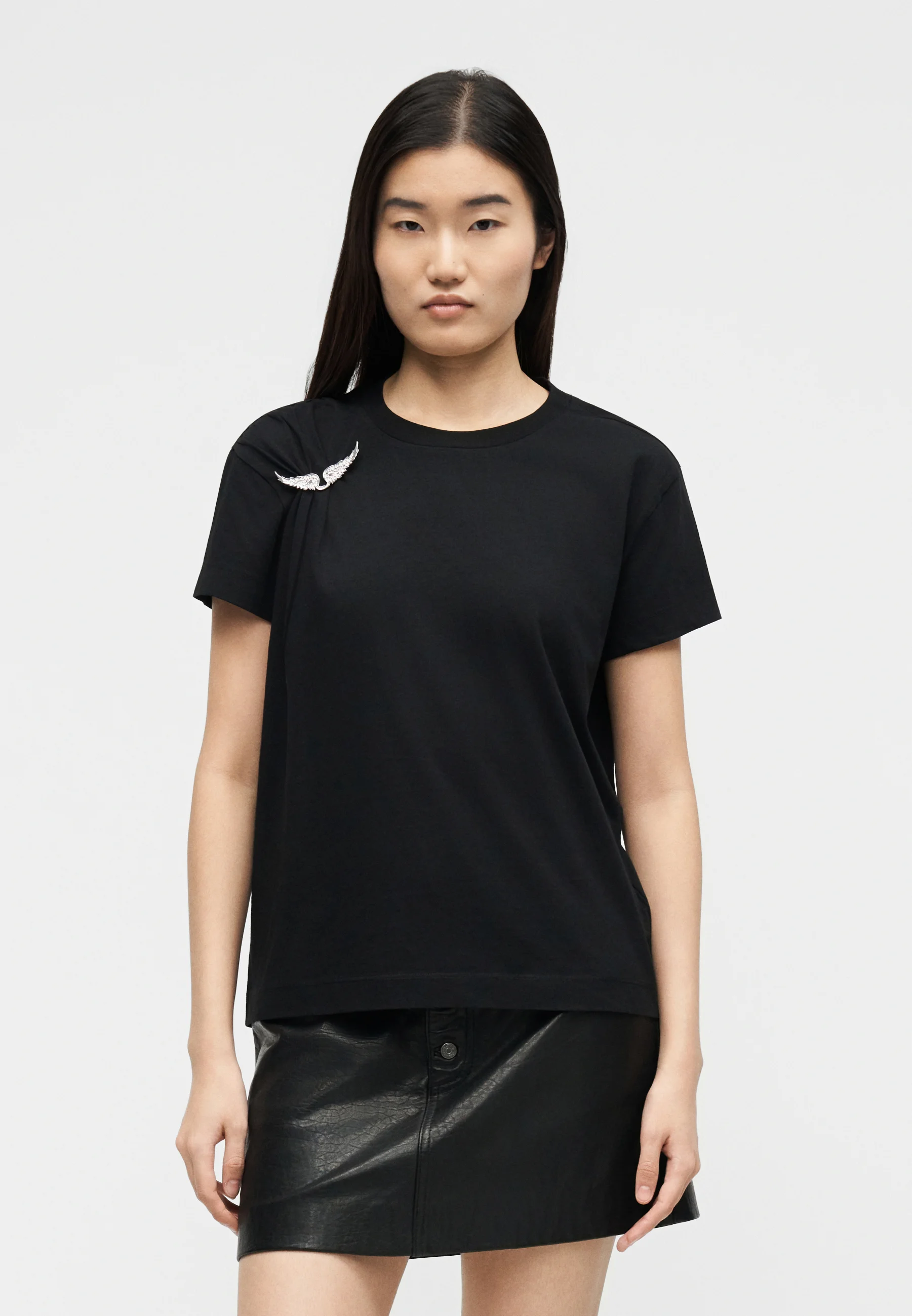 Short-Sleeved T-Shirt with Silver Wing Brooch Detail