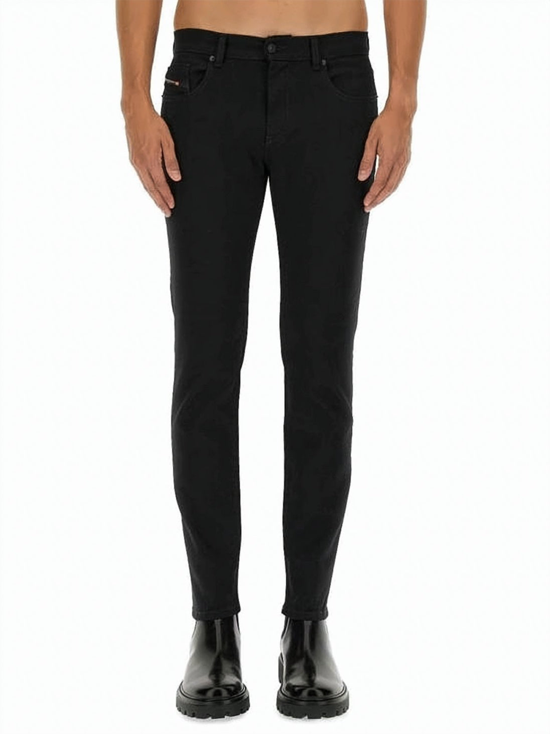 Slim-fit Jeans in Black with Tapered Ankle