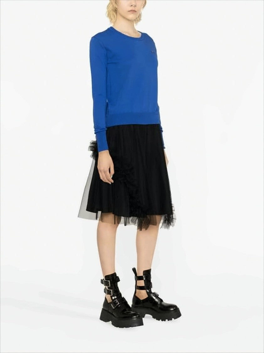 Fitted Cashmere Blend Sweater with Classic Crew Neckline