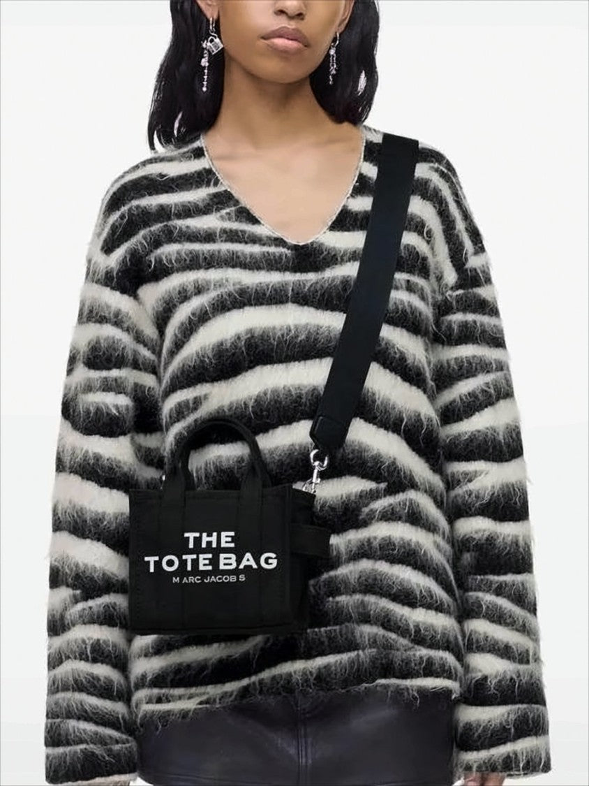 Compact Cotton Tote Bag with Carrying Options