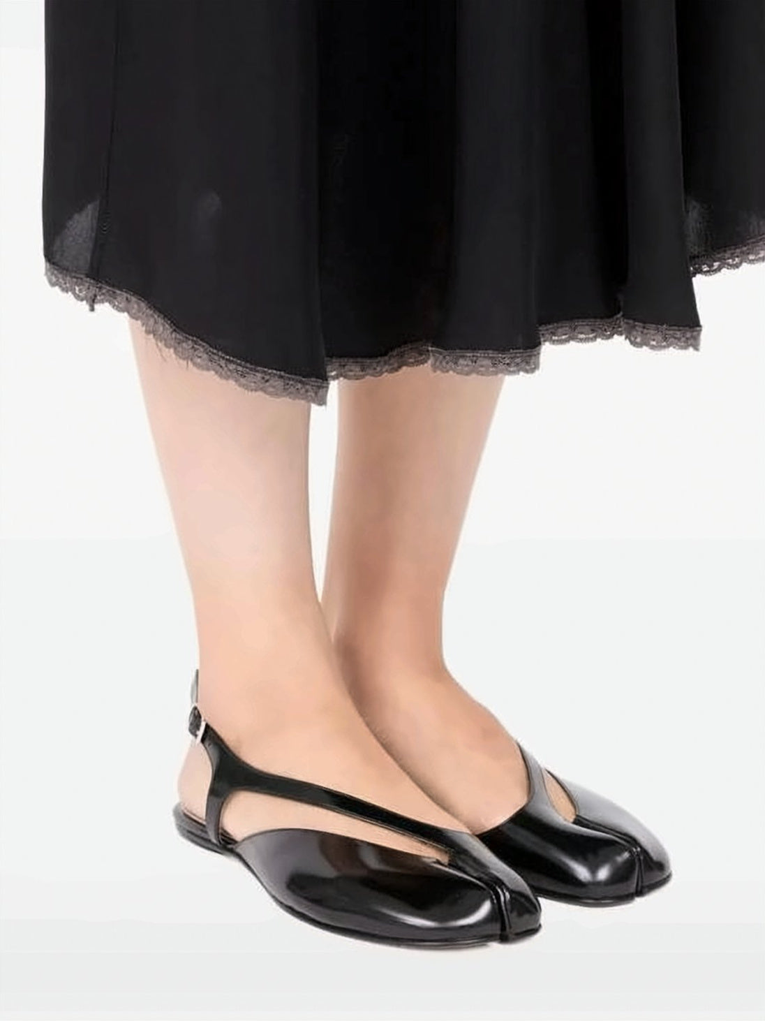 Slingback Sandals With Distinctive Split-Toe Design