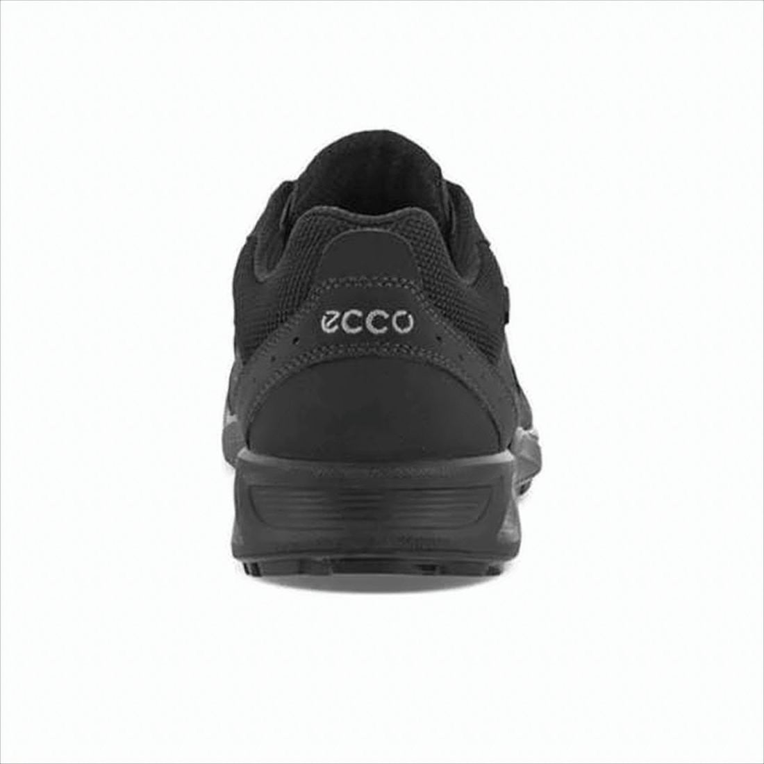 Low-Profile Black Sneakers with Breathable Mesh Upper