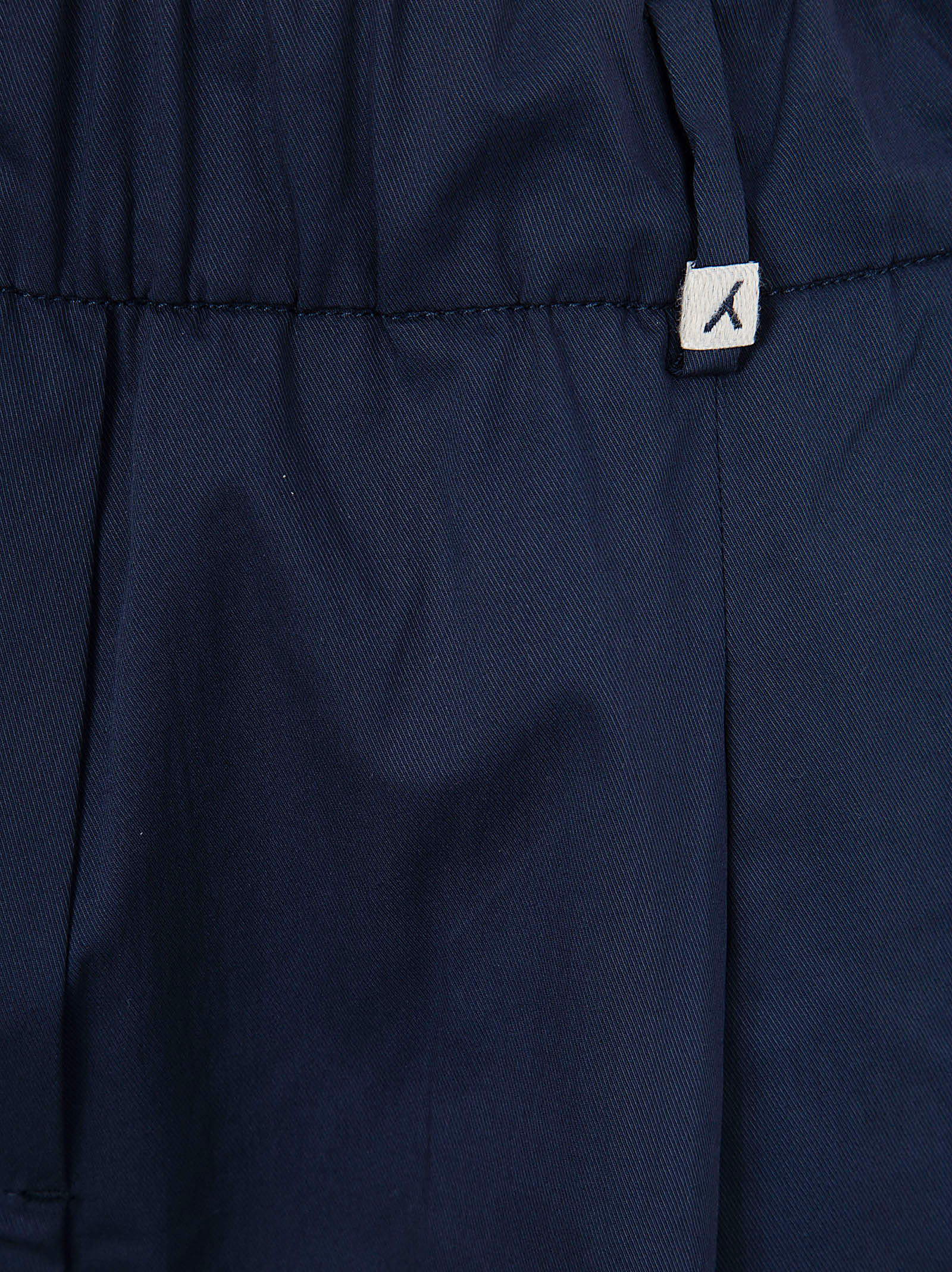 Straight-Leg Trousers with Relaxed Fit and Tailored Details