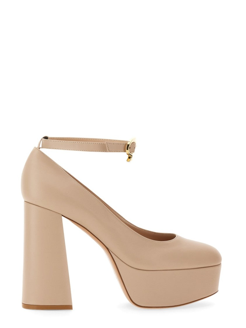 "Manila" Pump