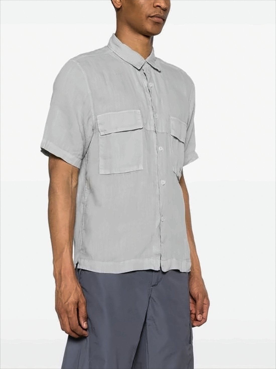 Short-Sleeved Linen Shirt with Button-Down Closure