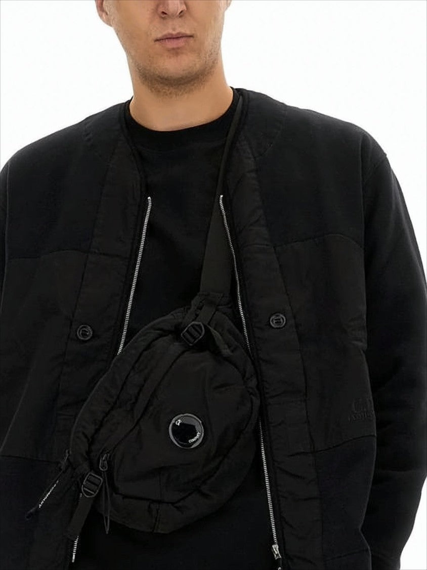 Minimalist Long-Sleeve Top With Quilted Texture And Zipper Detail