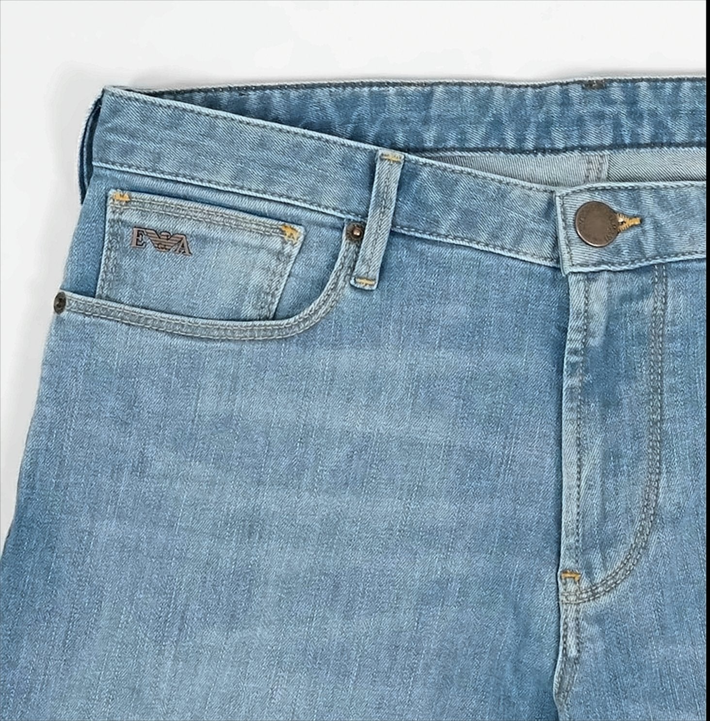 Slim-Fit Light Denim Jeans With Five-Pocket Design